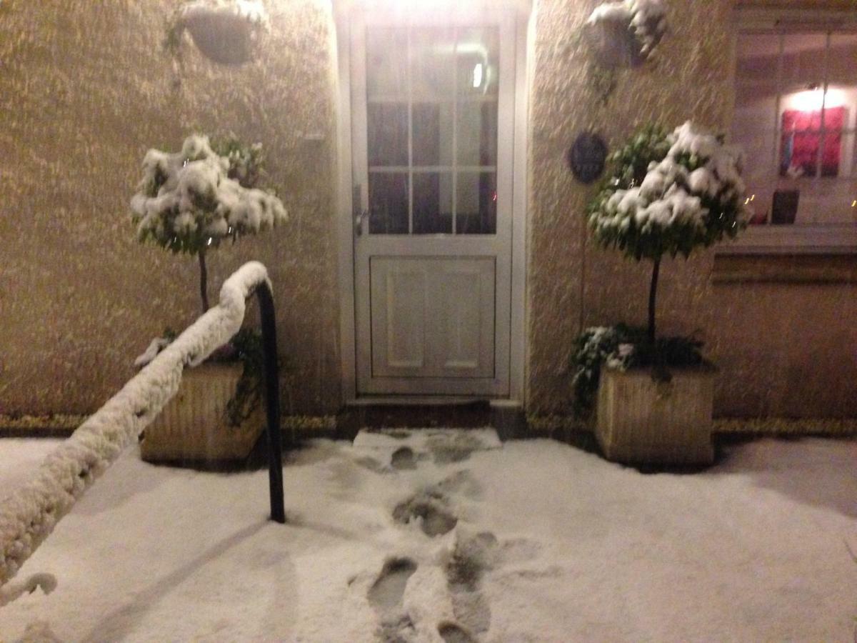Aaron Glen Guest House Loanhead Dış mekan fotoğraf